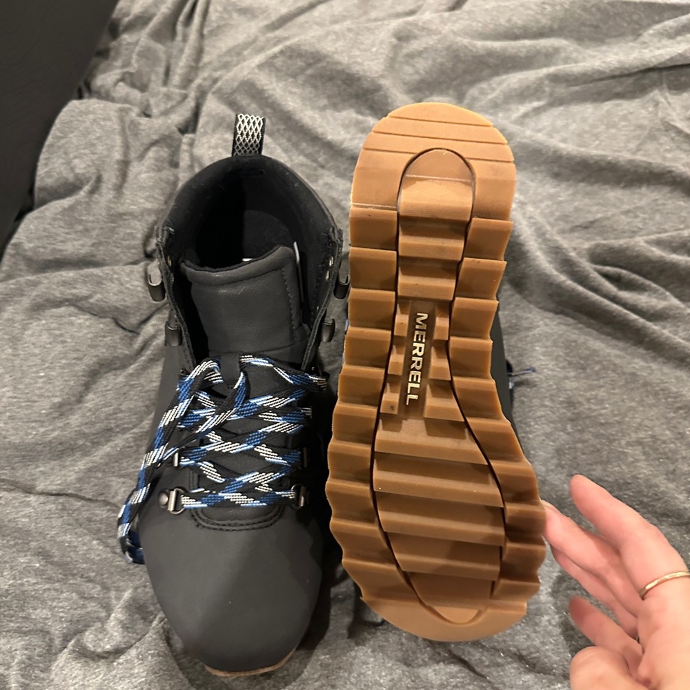 Merrell alpine hiker mid 7.5 new in box